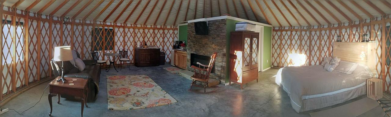 Yale Manor B&B & Yurt Glamping Exteriér fotografie